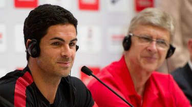 Valioliiga: Arsene Wenger tukee Mikel Artetaa Arsenalin managerityössä