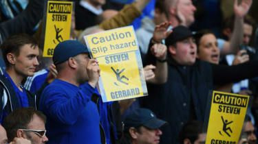 Vai Chelsea fani ir liekuļi, aplaudējot Stīvenam Džerardam?