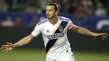 Zlatan Ibrahimovič do Tottenhamu? „Žiadna šanca,“ hovorí Jose Mourinho, keďže Spurs majú Harryho Kanea