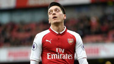 Správy o prestupe Arsenalu Mesut Ozil Unai Emery