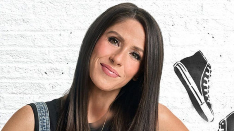 „Punky Brewster“ се завръща с несъответстващи кецове за възраждането на Паун (ВИДЕО)