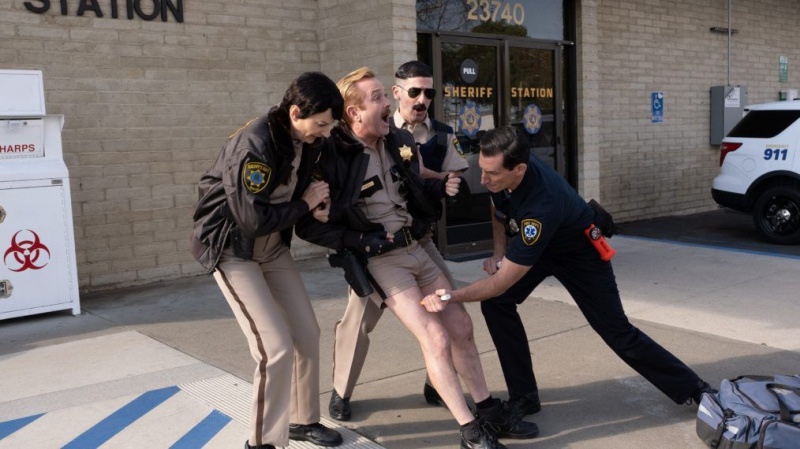 Thomas Lennon llama 'Reno 911!' Renacimiento 'Leanest, la versión más malvada del espectáculo'