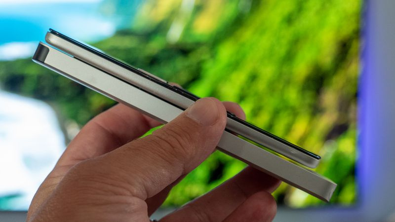 Τηλεχειριστήρια από το Apple TV 4K 2017 και 2021.