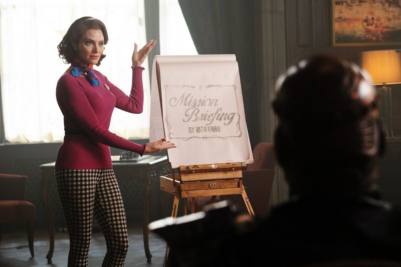 April Bowlby als Rita Farr in Doom Patrol
