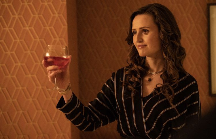 Kin Episodul 1 Clare Dunne