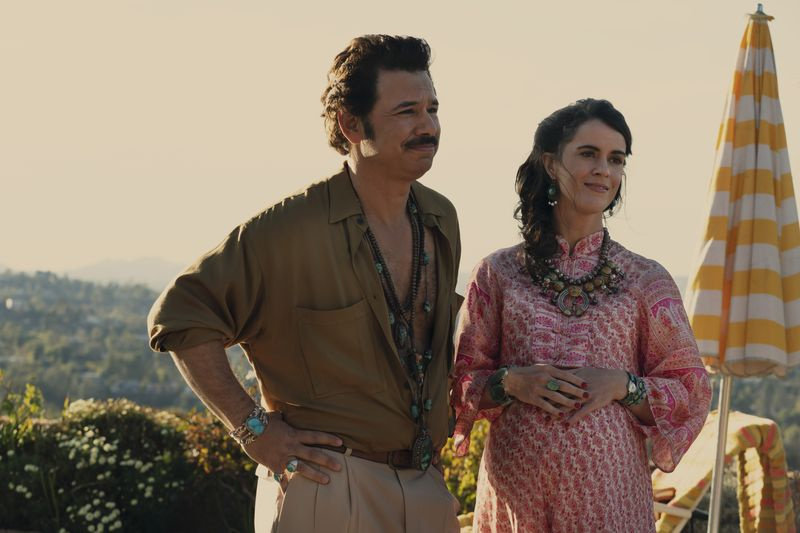 Al Madrigal și Mary Holland în fizică,
