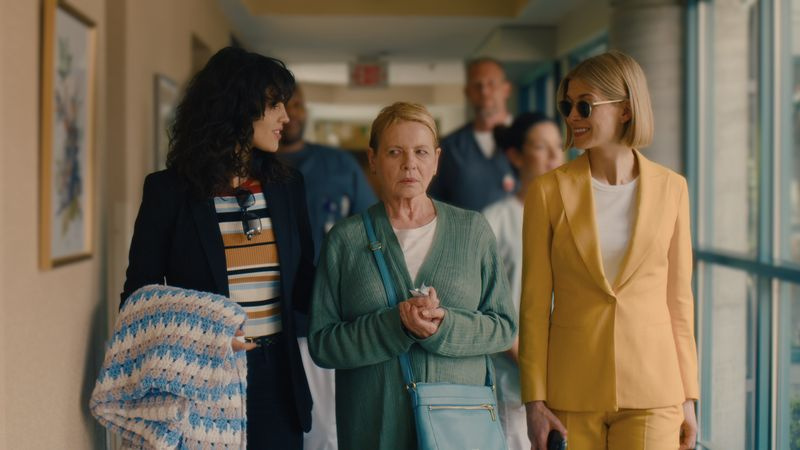 エイザ・ゴンザレス、ダイアン・ワイスト、ロザムンド・パイク