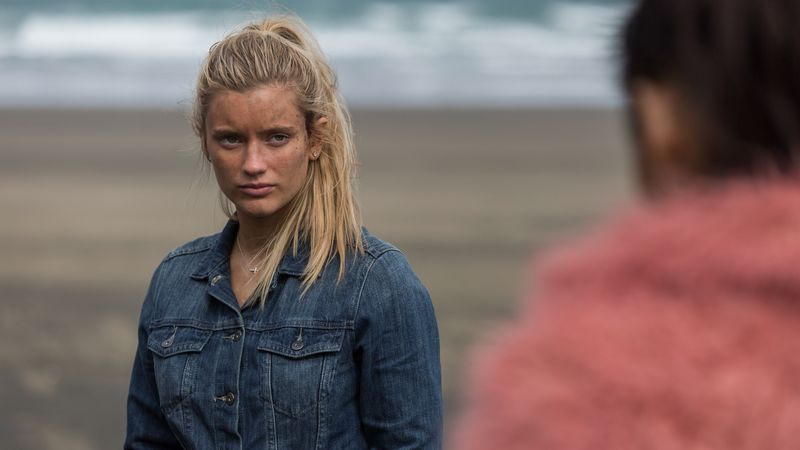 Mia Healey nel ruolo di Shelby