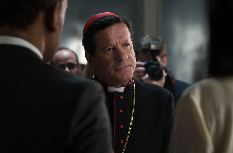 JOAQUIM DE ALMEIDA nel ruolo del cardinale Duretti
