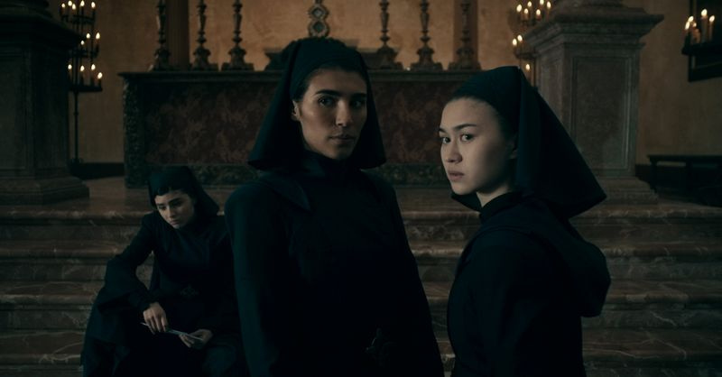 Olivia Delcán nel ruolo di Suor Camila, Lorena Andrea nel ruolo di Suor Lilith, Kristina Tonteri-young nel ruolo di Suor Beatrice in Warrior Nun su Netflix.