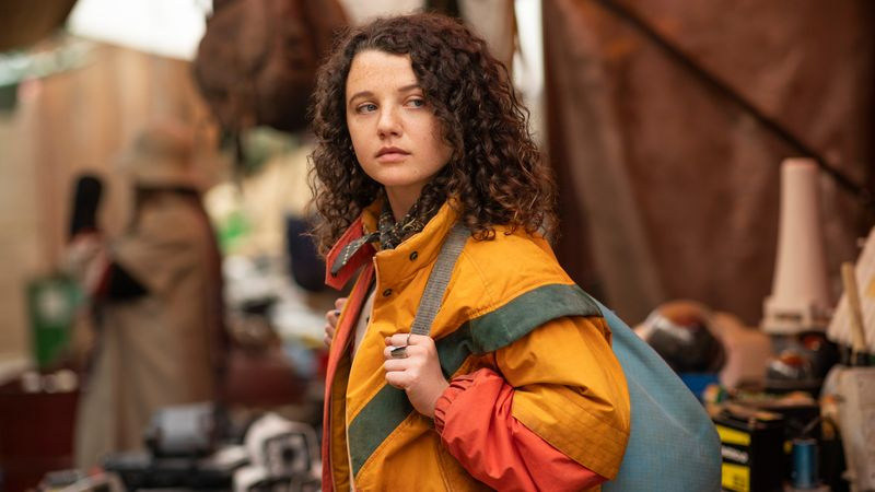 Η Stefania LaVie Owen ως Bear in