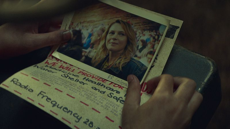 Η Amy Seimetz ως Birdie in
