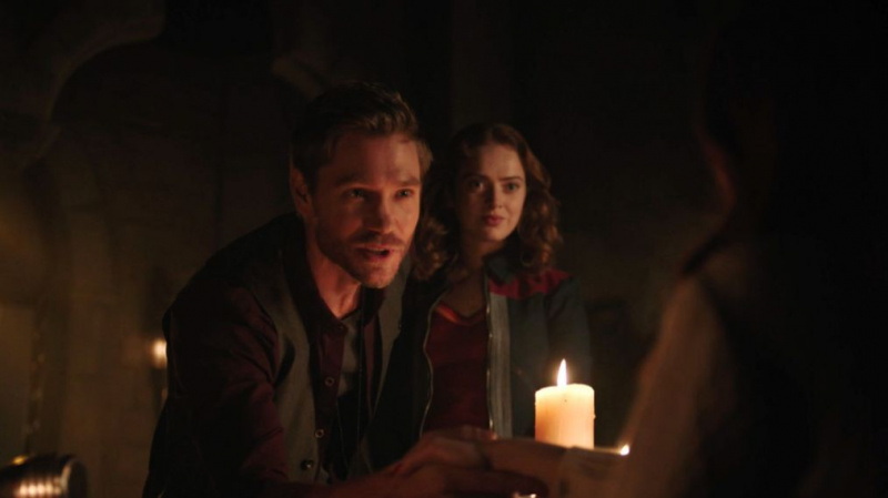 Rouge, chaud et 'Riverdale': Cheryl Blossom tombera-t-elle la proie d'Edgar Evernever? (VIDÉO)