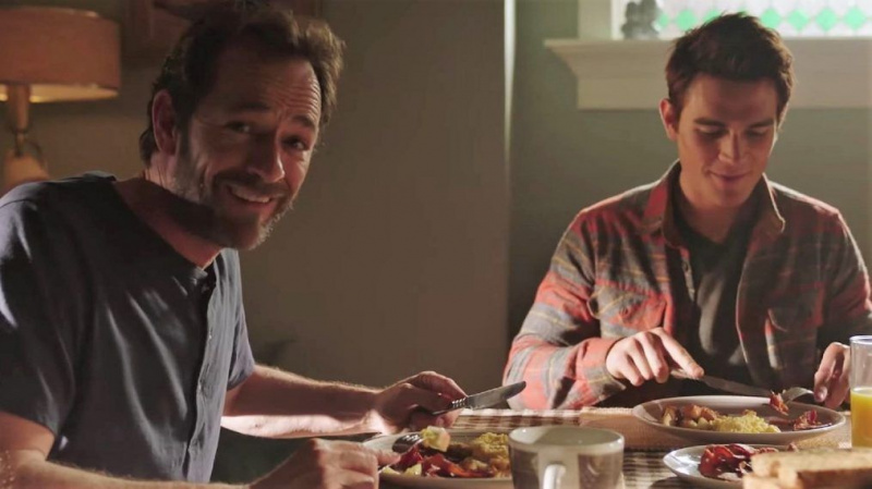 Bloopers de la temporada 3 de 'Riverdale' muestran momentos alegres de Luke Perry (VIDEO)