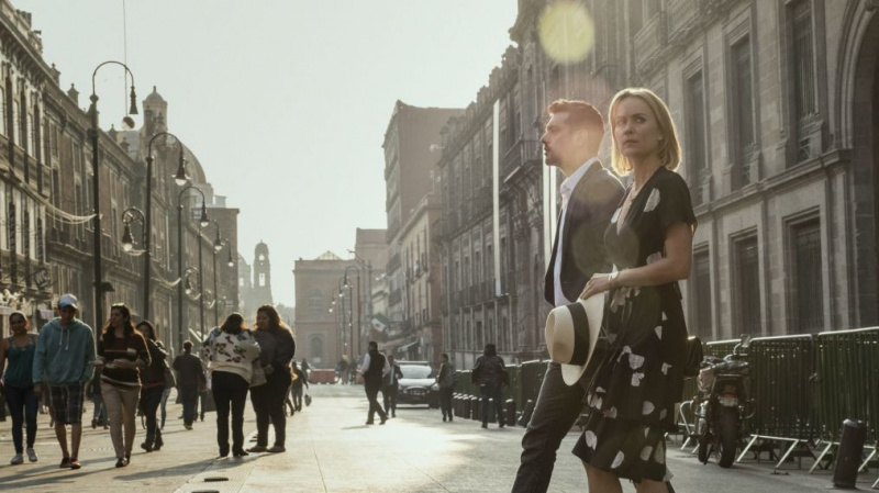 'The Romanoffs': Radha Mitchell parla del suo episodio 'Meditativo' di Panorama