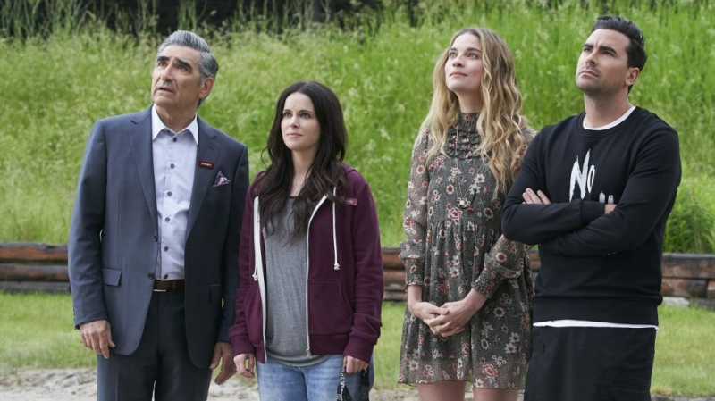 Идва ли зимата на „Schitt's Creek“? В ролите говори за сезон 4 на поп хита (ВИДЕО)