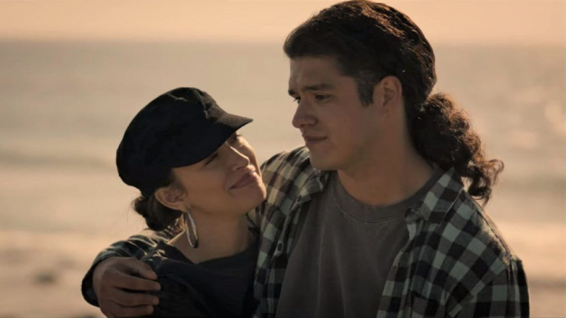 jesse posey christian serratos selena sērija