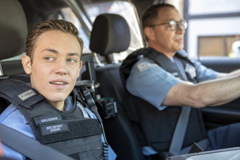 Begėdis 11 sezonas Ethanas Cutkosky Joshua Malina