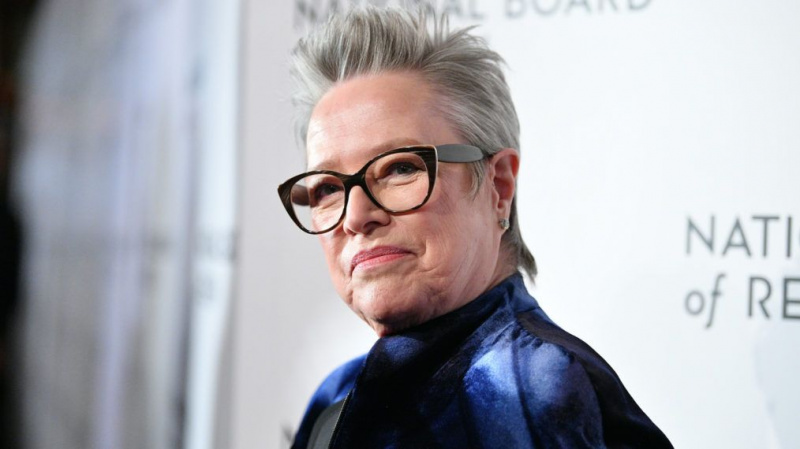 Sechs Fuß unter Kathy Bates
