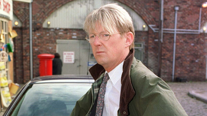   Kevin Kennedy kui Curly Watts Coronation Streetil