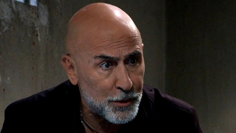   Carlo Rota, Sidwell'in genel hastanede üzgün olduğu gibi