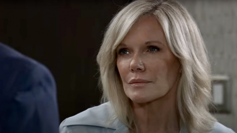   Maura West, General Hospital'da sırıtan Ava rolünde
