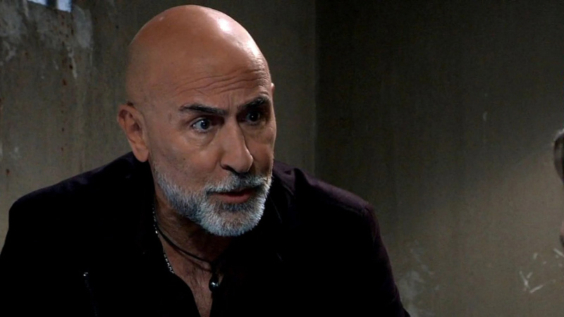   Carlo Rota ako Sidwell vo Všeobecnej nemocnici