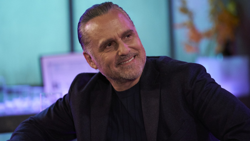  Maurice Benard ako Sonny s úsmevom vo Všeobecnej nemocnici