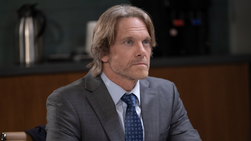   Adam J. Harrington, General Hospital'da takım elbiseli Jagger rolünde