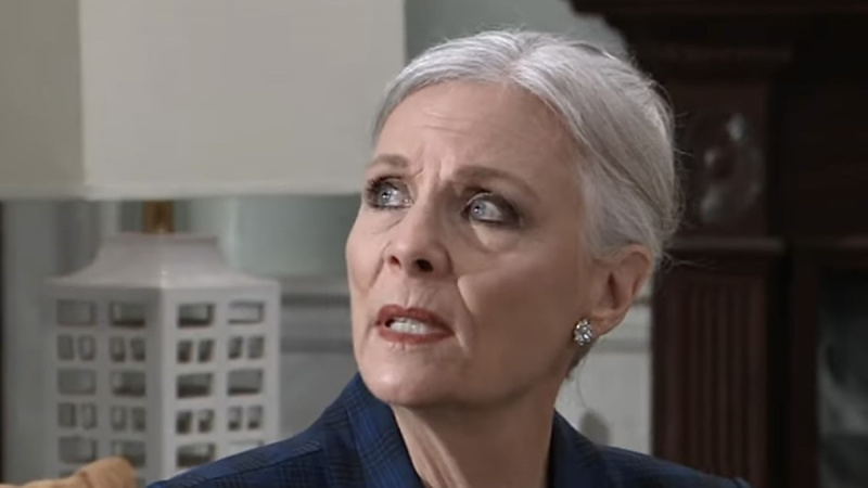   Jane Elliot ako dotknutá Tracy vo Všeobecnej nemocnici