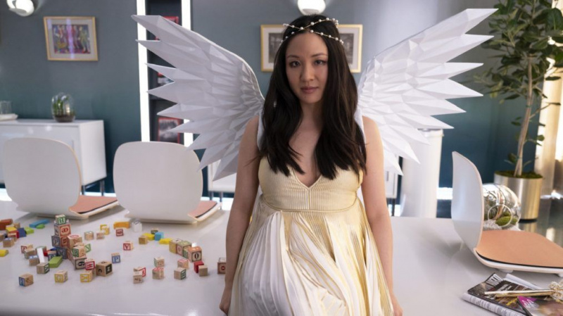 La star des 'Solos' Constance Wu présente une Jenny 'très ivre' dans la performance 'Powerhouse'