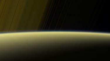 Saturn, Cassini satellit
