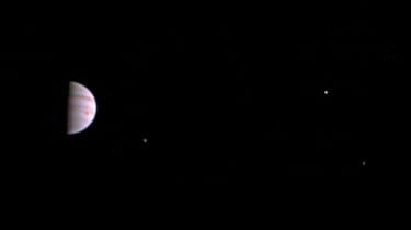 Juno: NASA-Raumsonde sendet erste Bilder aus der Jupiter-Umlaufbahn