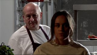 Coronation Streetin spoilerit: Geoff Metcalfe yrittää kirjoittaa historiaa uudelleen