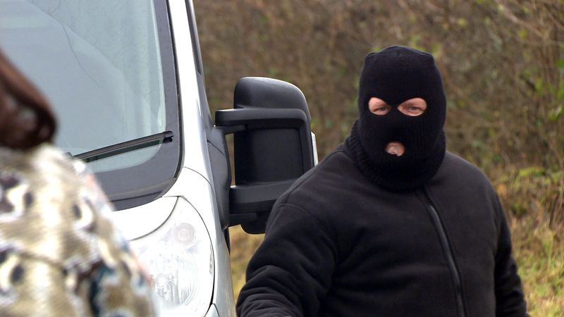 Va plăti Mandy banii în Emmerdale