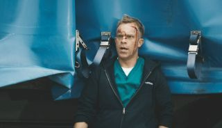 Casualty spoilers: Ο Dylan Keogh σε θανατηφόρο δυστύχημα - θα πεθάνει;