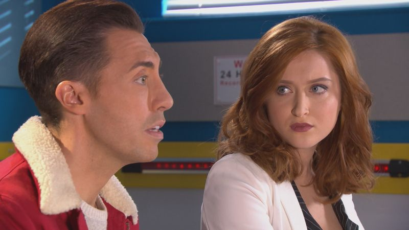 Verity Hutchinson și Scott Drinkwell în Hollyoaks