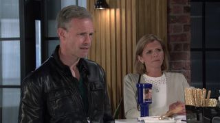 Spojlerji 'Coronation Street': Debbie potisne Leanne Battersby predaleč