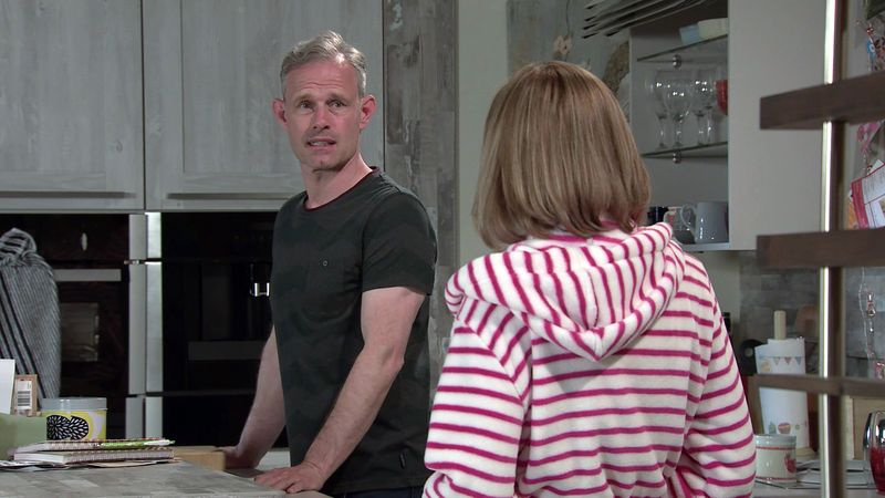 Coronation Streeti spoilerid, Nick Tilsley, Leanne Battersby