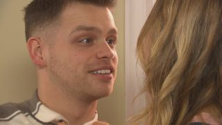 Spoilers Hollyoaks: Jordan Price tente de reconquérir Peri