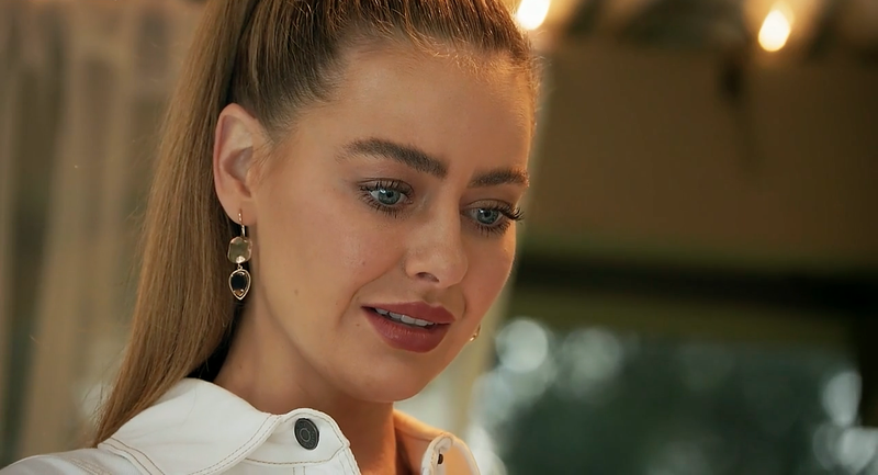 Naapurit spoilerit, Chloe Brennan