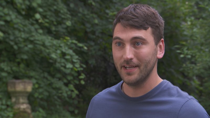 Damon Kinsella în Hollyoaks interpretat de Jacob Roberts