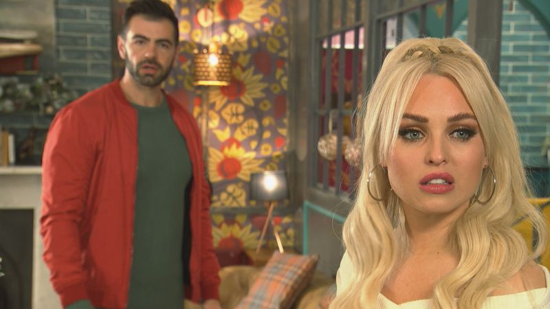 Theresa McQueen v Hollyoaksu