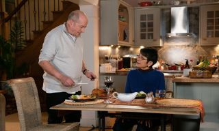 Coronation Streetin spoilerit: Geoff Metcalfe osuu Yasmeeniin missä sattuu