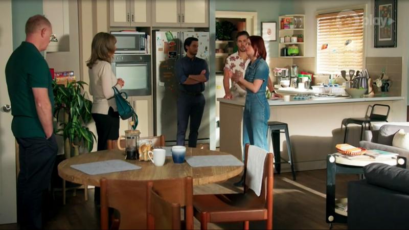 Spoilers de vizinhos, Nicolette Stone, Jane Harris, David Tanaka, Aaron Brennan, Clive Gibbons