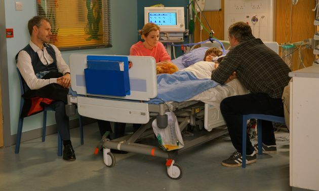 Spoiler su Coronation Street: Leanne Battersby e Nick discutono per Oliver