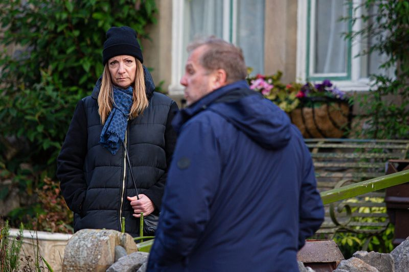 Harriet le revela algo a Will en Emmerdale