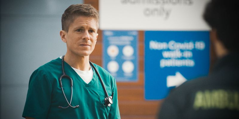 Matthew avastab kolm