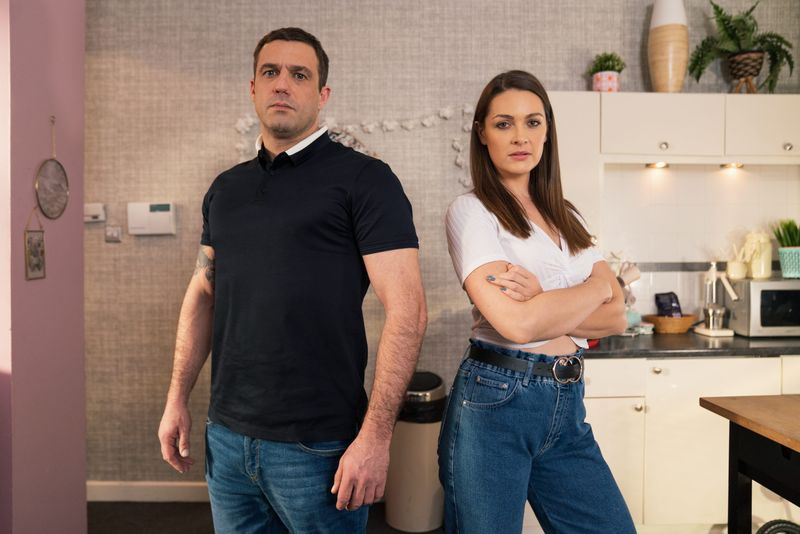 Sienna Blake e Warren Fox in Hollyoaks