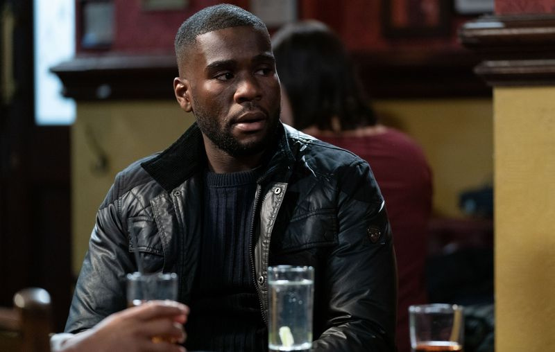 EastEnders Šērija Truemena iepazīstina ar Īzaku